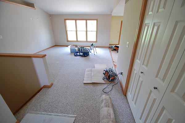 Install carpet in a newly built home in Indiana